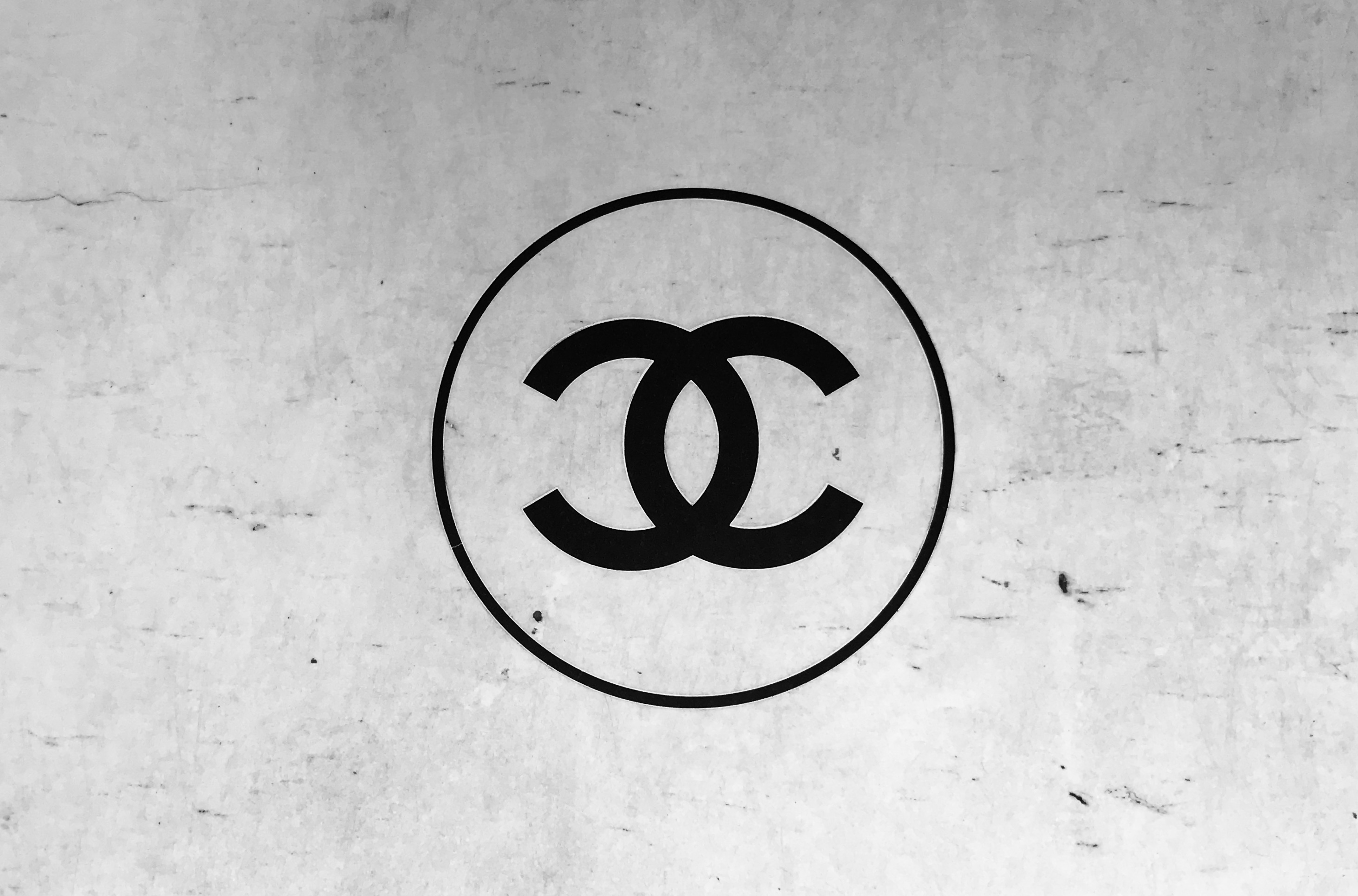 Chanel CC Logo: Designed in 1925 | CoffeeAndHandbags.com